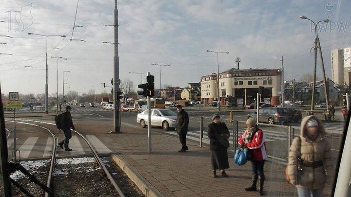 Czy w takiej sytuacji masz prawo ruszyć nie czekając aż pieszy opuści przejście dla pieszych?