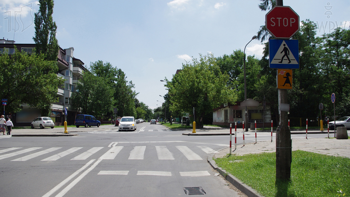 Czy jadąc na wprost masz pierwszeństwo przed pojazdem nadjeżdżającym z kierunku przeciwnego, skręcającym w lewo?