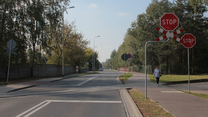 W jaki sposób należy przejeżdżać motocyklem przez torowisko?