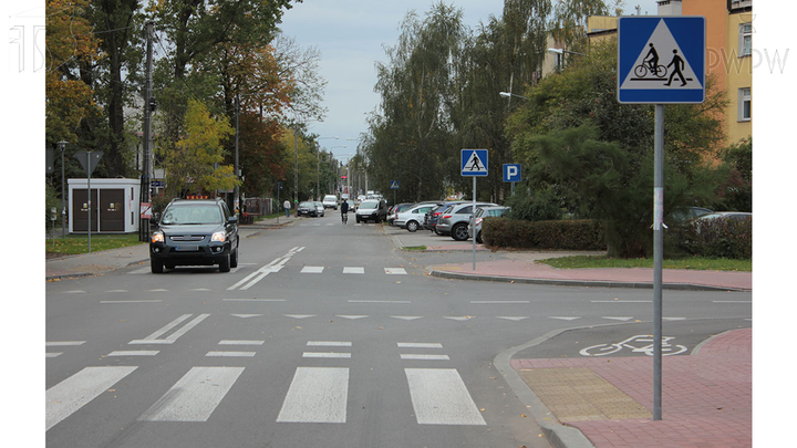 Czy jazda motorowerem po znakach poziomych może być niebezpieczna?