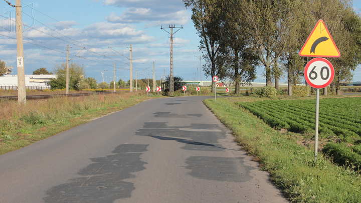 Jak powinieneś pokonywać zakręty samochodem ciężarowym?