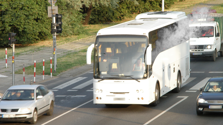 O co, w pierwszej kolejności, masz obowiązek zadbać w przypadku pożaru autokaru, którym kierujesz?