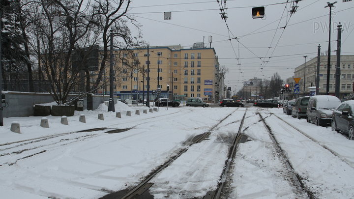 Czy wyjeżdżając z zajezdni, masz pierwszeństwo przed pojazdami poruszającymi się drogą poprzeczną?