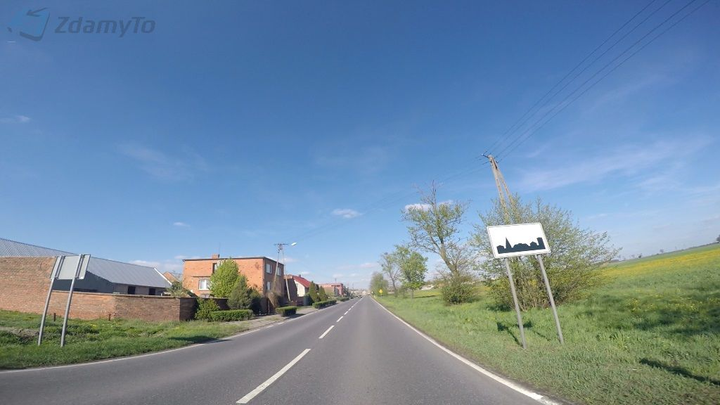 Czy prędkość dopuszczalna 60 km/h obowiązuje na obszarze zabudowanym przez całą dobę?