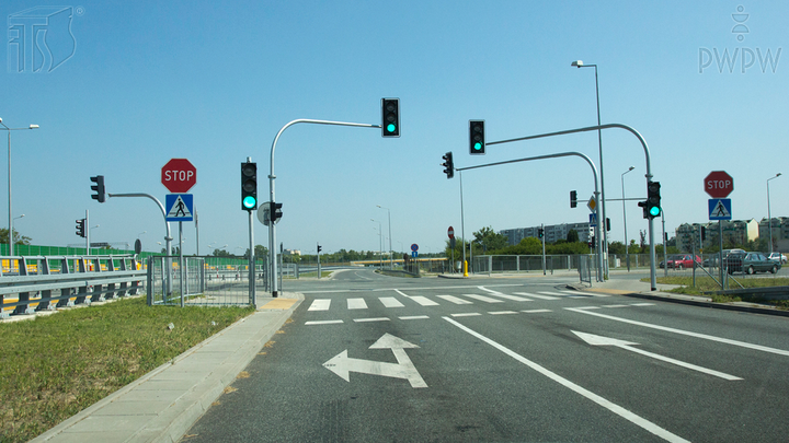 Czy w tej sytuacji masz obowiązek zastosować się do znaku "STOP"?