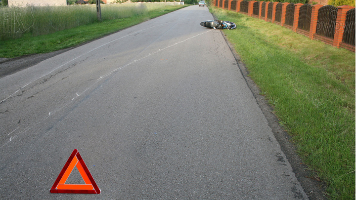 Kierując motocyklem, uczestniczysz w wypadku drogowym, w którym jest ranny. Czy obowiązuje Cię zakaz usuwania pojazdu z miejsca wypadku?